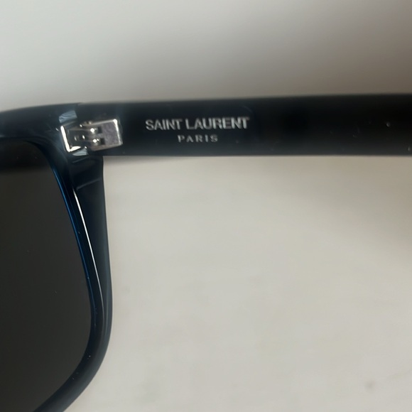 Saint Laurent black oversized flat top sunglasses - Picture 7 of 8